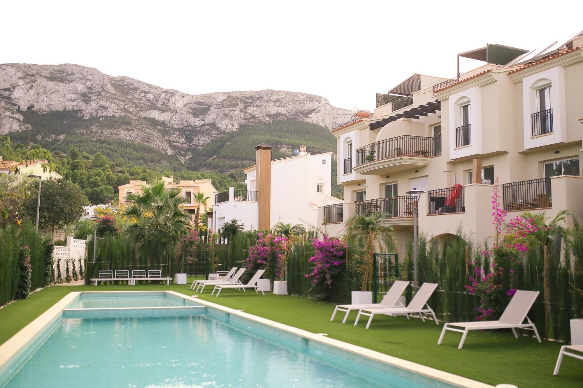 Modern Flat With Montgo View *